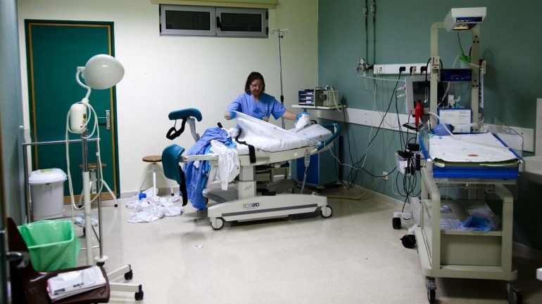 No hospital da Póvoa de Varzim até duas pessoas podem acompanhar a mãe no momento do parto