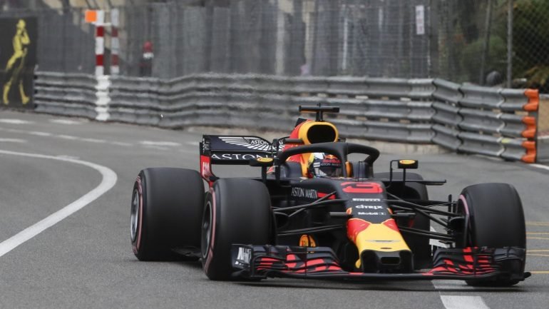 Daniel Ricciardo, que partiu da pole, 'liderou' a corrida da primeira à última volta