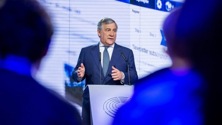&quot;O Parlamento Europeu exige que os culpados sejam punidos&quot;, disse Antonio Tajani