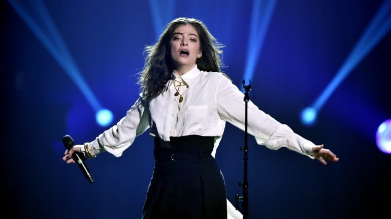 O concerto da neozelandesa Lorde é um dos mais aguardados do primeiro dia de festival