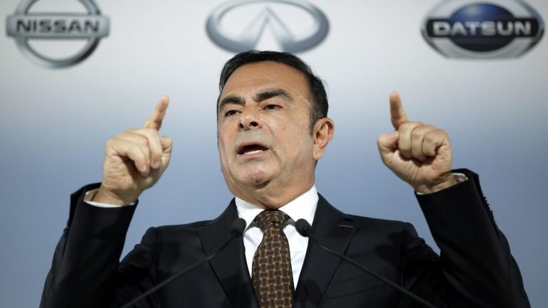 Ghosn, na imagem, encetou em 2010 uma cooperação com a Daimler que, sabe-se agora, levou um rude golpe em Outubro, com a decisão de paralisar o desenvolvimento de modelos da Infiniti com base na plataforma MFA2