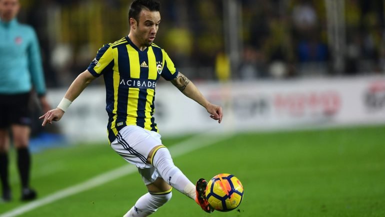 O francês Mathieu Valbuena, de 33 anos, marcou oito golos ao serviço do Fenerbahçe na temporada passada.