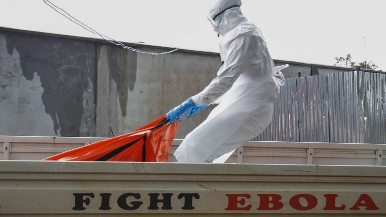 Entre 2014 e 2016, o Ébola matou cerca de 11 mil pessoas.