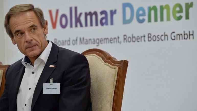 Volkmar Denner, CEO da Bosch, foi uma das testemunhas que se recusou a falar para não se incriminar. A Bosch terá, alegadamente, fornecido as peças e os programas que permitiram manipular a medição de consumos e emissões
