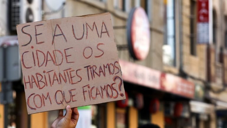 Este sábado houve uma manifestação em Lisboa em defesa de habitação acessível