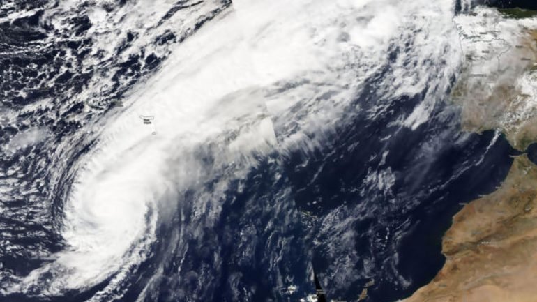 O furacão Leslie deverá começar fazer-se sentir com mais intensidade na região da grande Lisboa a partir das 18h00