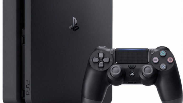 A PlayStation 4 foi lançada em novembro de 2013