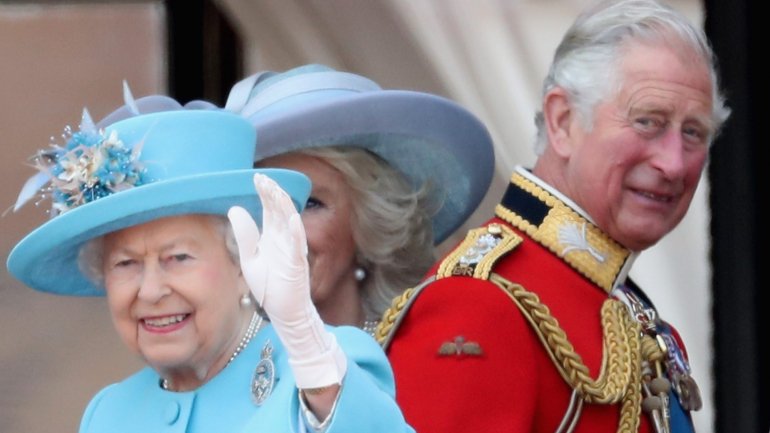 Isabel II tem 92 anos, o príncipe Carlos fez 70