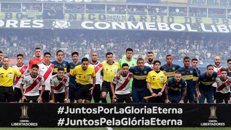 Boca Juniors e River Plate empataram (2-2) na primeira mão da final da Libertadores que se realizou na Bombonera