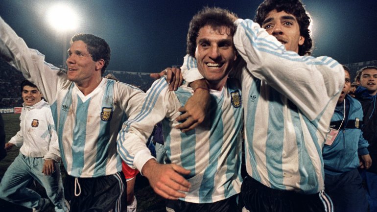 Oscar Ruggeri, ao centro, com Diego Simeone e Sergio Vázquez ao serviço da seleção da Argentina