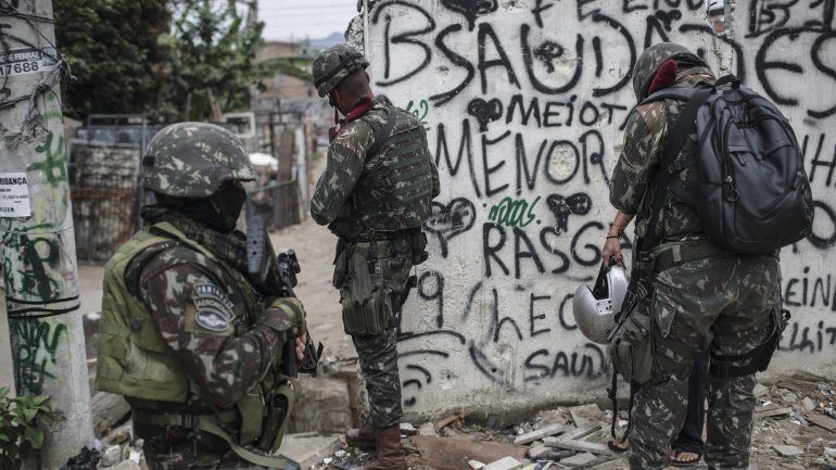 A violência no Rio de Janeiro tem aumentado e só no ano passado foram assassinadas 6.731 pessoas