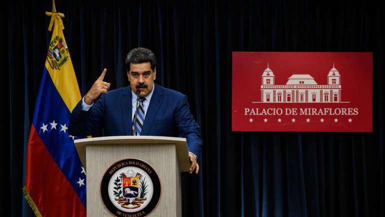 Em conferência de imprensa, Maduro anunciou ter descoberto o &quot;plano&quot; para o matar