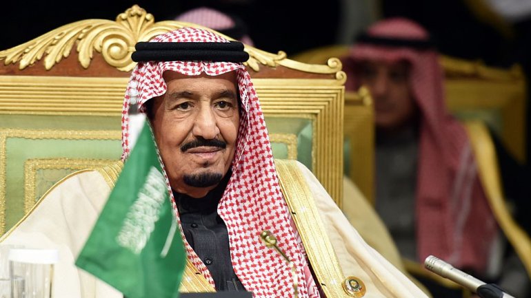 O rei Salman chefia o governo do país