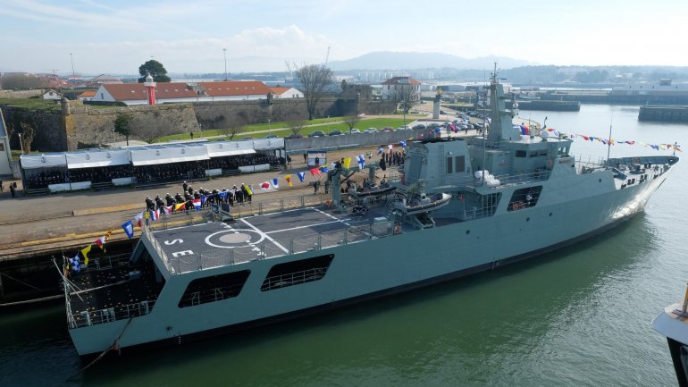 O Navio Patrulha Oceânico (NPO) Setúbal, é comandado pelo comandante Rui Zambujo Madeira, mergulhador de especialização, que ingressou na Marinha em 1994