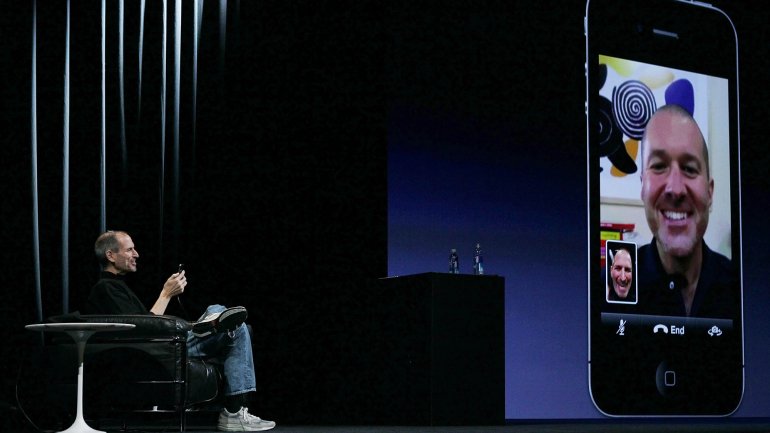 A funcionalidade do Facetime nos iPhone foi apresentada pela primeira vez por Steve Jobs em junho de 2010