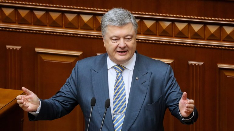 Poroshenko concorre a um segundo mandato presidencial de cinco anos nas eleições de 31 de março