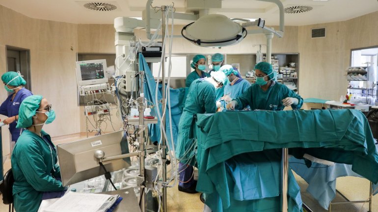 Atualmente estão em vigor quatro PPP em hospitais públicos: Hospital de Cascais, Hospital de Braga, Hospital de Vila Franca de Xira e o Hospital de Loures. 