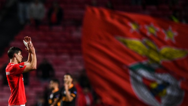 Benfica vai começar os oitavos de final na Croácia no dia 7 de março, recebendo depois na semana seguinte o Dínamo Zagreb na Luz