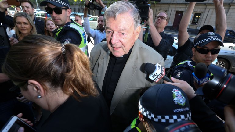 George Pell chega ao Tribunal de Melbourne, onde foi condenado