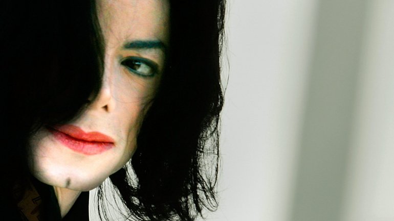 &quot;Leaving Neverland&quot;é um documentário que expõe abusos sexuais alegadamente cometidos por Michael Jackson a duas crianças