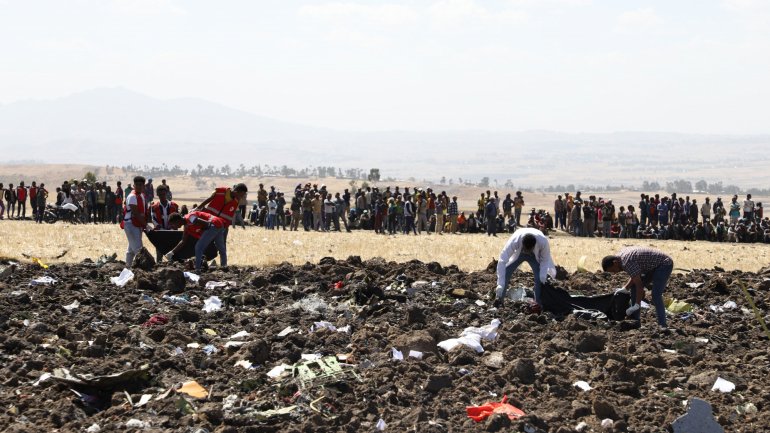 Avião despenhou-se no domingo a caminho de Nairobi e morreram 157 pessoas de 35 nacionalidades diferentes