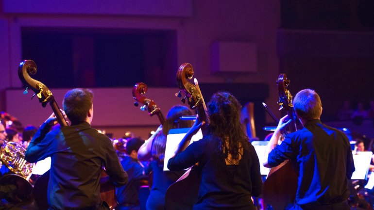 Uma orquestra com cera de 70 músicos e 80 vozes vão dar vida ao clássico &quot;Sonho de Uma Noite de Verão&quot;.