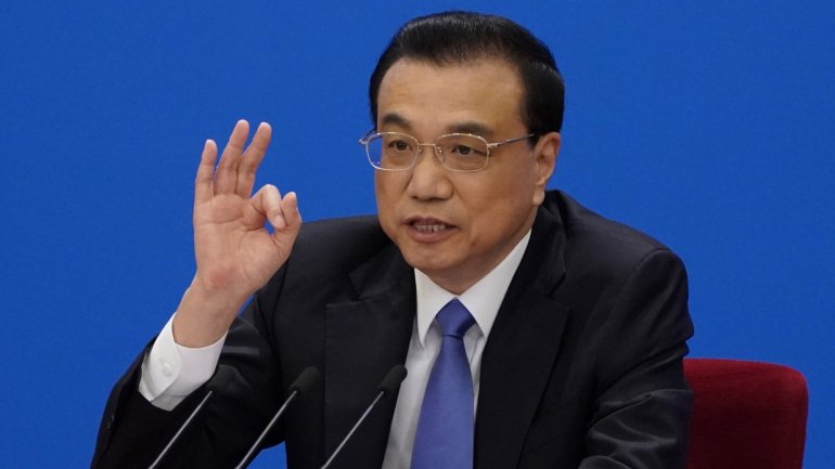 O primeiro-ministro chinês, Li Keqiang, falou numa conferência de imprensa após o encerramento da sessão anual do legislativo chinês