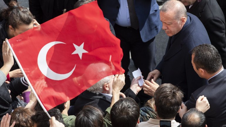 Oposição conquistou câmara da capital, que estava nas mãos do AKP há 25 anos