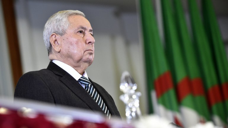 Bensalah era até agora presidente do Senado e visto como homem próximo de Bouteflika