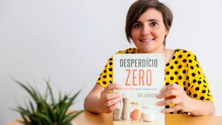 A ambientalista de 34 anos fundou, em 2016,  o Movimento Lixo Zero em Portugal que diz &quot;não&quot; ao plástico