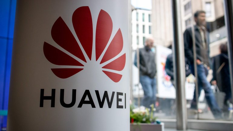 A Huawei tem sido alvo de suspeitas de espionagem chinesa