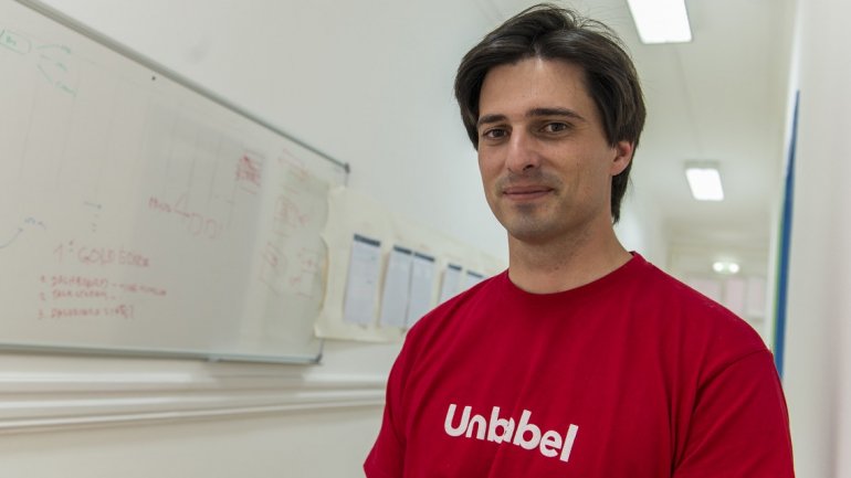 Criada em 2013 por Vasco Pedro, a Unbabel alia a inteligência artificial com pós-edição humana à tradução automática