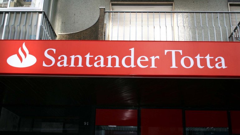 O banco pertence ao grupo espanhol Santander
