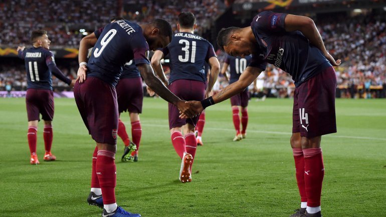 Lacazette marcou um golo e fez uma assistência, Aubameyang fez hat-trick e esteve no golo do francês: uma dupla que faz a diferença no Arsenal