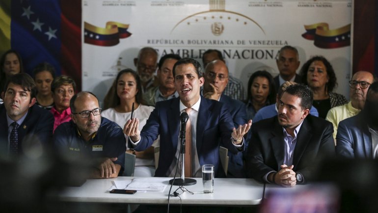 Referindo-se à detenção de Zambrano, Guaidó diz que o regime de Maduro apenas está preocupado em perseguir a Assembleia Nacional