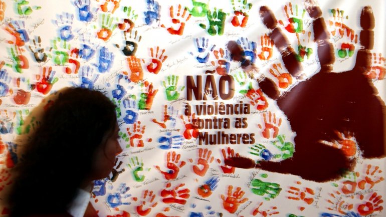 Bruno Brito salienta que houve 87 casos de homicídio em Portugal no ano passado, 32 (36,78%) dos quais em contexto de violência doméstica, 20 (23%) dos quais com vítimas mulheres