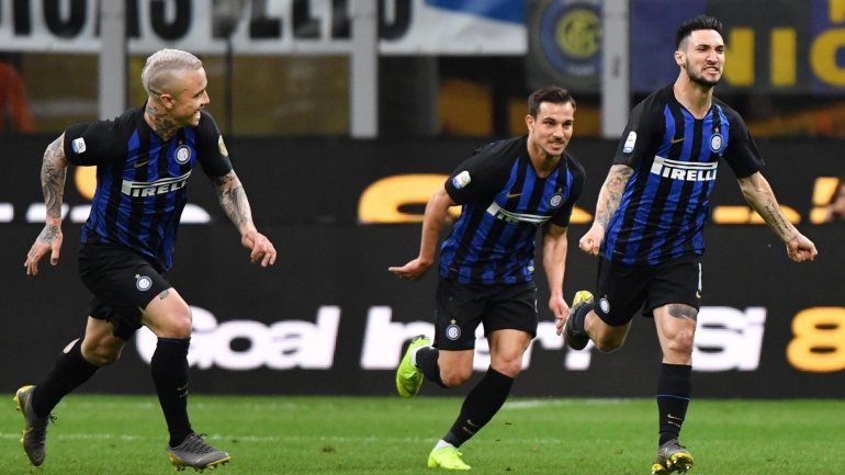 Na 36.ª jornada da Serie A, o Inter do internacional português Cédric Soares marcou por intermédio de Politano e Perisic