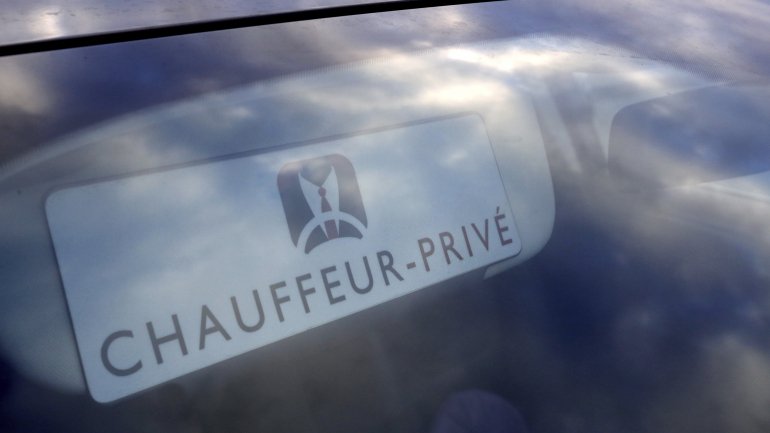 Fundada em 2012, em Paris, a Kapten, ainda com o nome de Chaffeur Privé, foi a primeira plataforma digital de transporte individual de passageiros a obter licenciamento de TVDE em Portugal