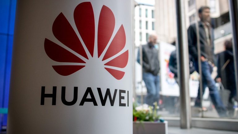 Os Estados Unidos da América acusam a Huawei de ser um risco para a segurança