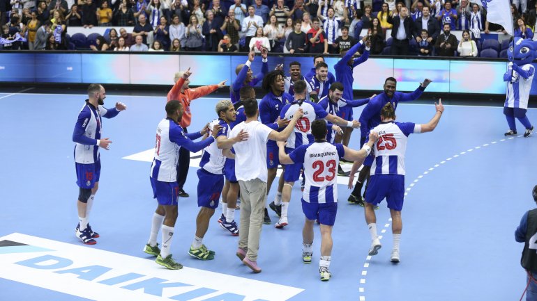 Depois da festa pela histórica chegada à Final Four da EHF Cup, dragões asseguraram a conquista do Campeonato
