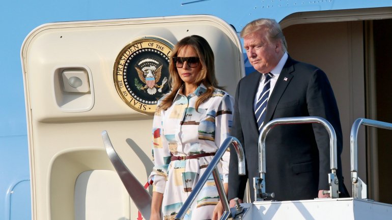 Trump e Melania a chegar ao Japão