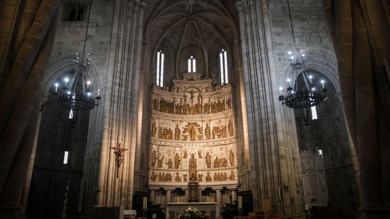 A imagem danificada pertencia à antiga paróquia de Monserrate criada em 1621 e, entretanto, extinta em 1916