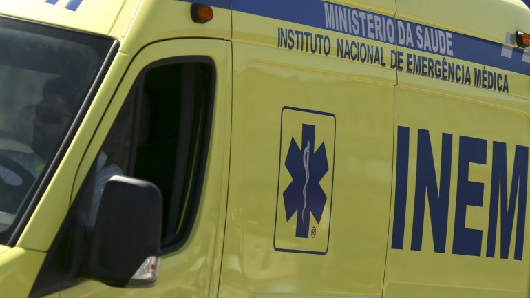 A criança foi transportada para o Centro Hospitalar do Tâmega e Sousa, em Penafiel.