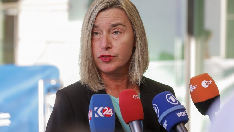 A chefe da diplomacia da UE, Federica Mogherini, afirmou que o bloco de 28 países vai continuar a fazer o que puder para garantir que o acordo se mantém