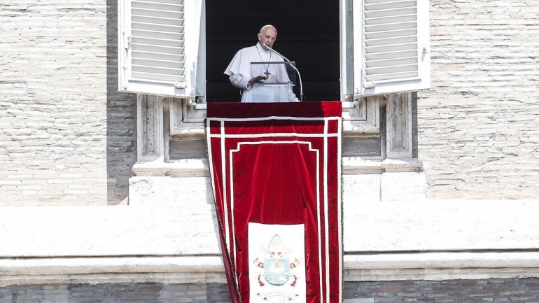 O apelo do Papa foi feito depois da oração do Angelus, na praça de São Pedro, no Vaticano