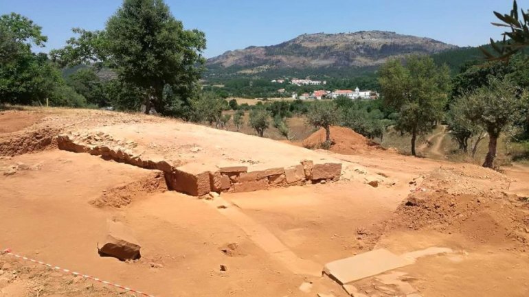 O anfiteatro romano encontrado em Ammaia, em Marvão (Alentejo)