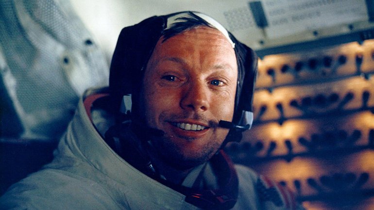 Armstrong foi internado em agosto de 2012  e morreu três dias após a intervenção, a 25 de agosto do mesmo ano