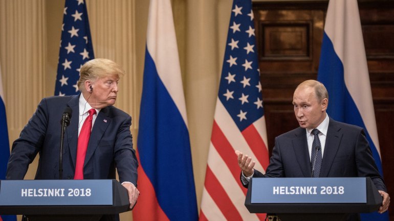 Donald Trump e Vladimir Putin, na cimeira bilateral de Helsínquia, em 2018