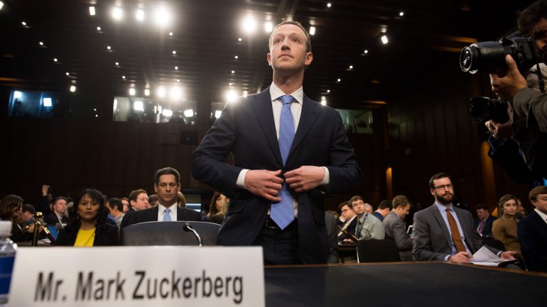 A última vez que Zuckerberg esteve no Congresso dos EUA falou durante 10 horas no total nas duas câmaras