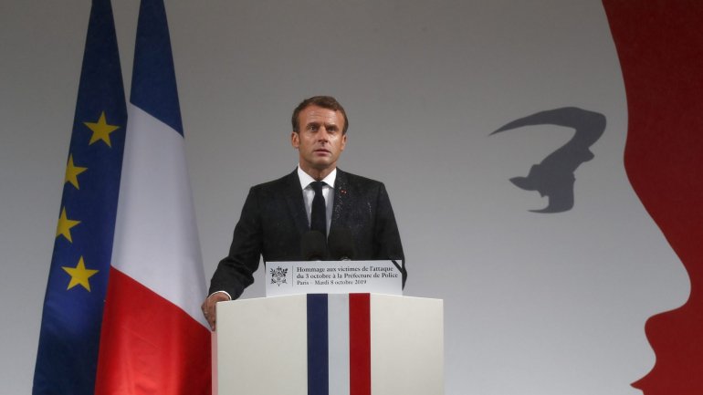 Emmanuel Macron reuniu-se com o presidente camaronês, em Lyon, França